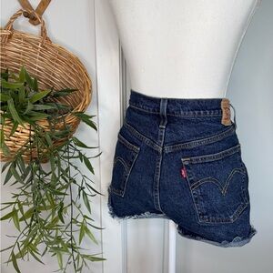 Levi’s High Rise Denim Cutoff Shorts Dark Wash Distressed Raw Hem
